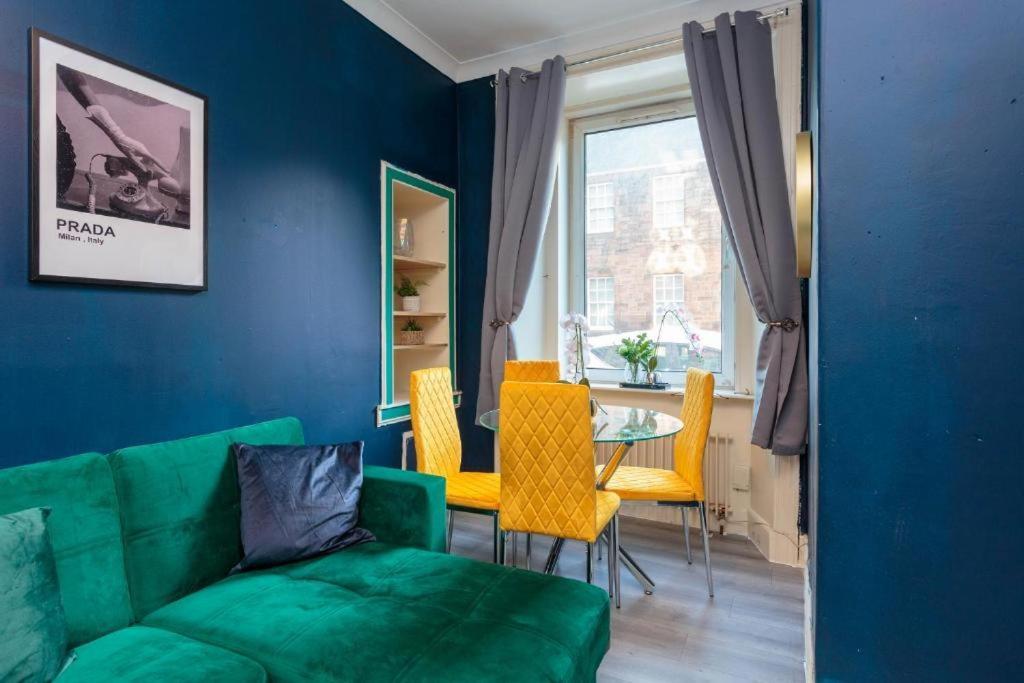 Beautiful Boutique Edinburgh Abode - Sleeps 4 Apartment Bagian luar foto